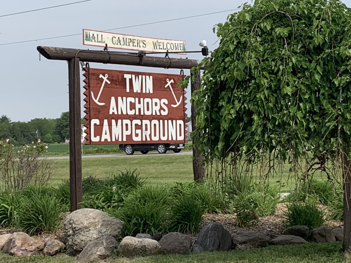 Camping Twin Anchors